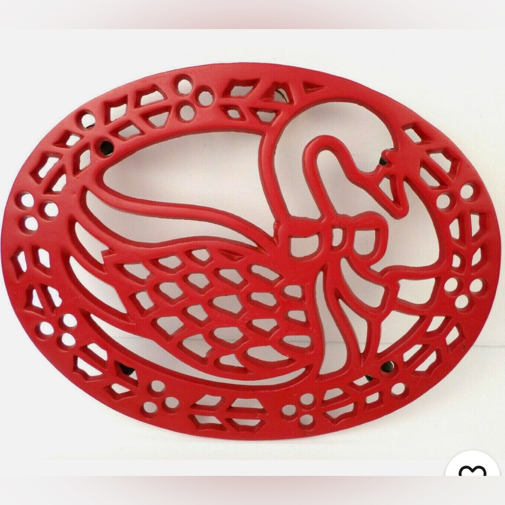 Avon Cast Iron Vintage Bold Red Country Goose Trivet in NEW Gift Box